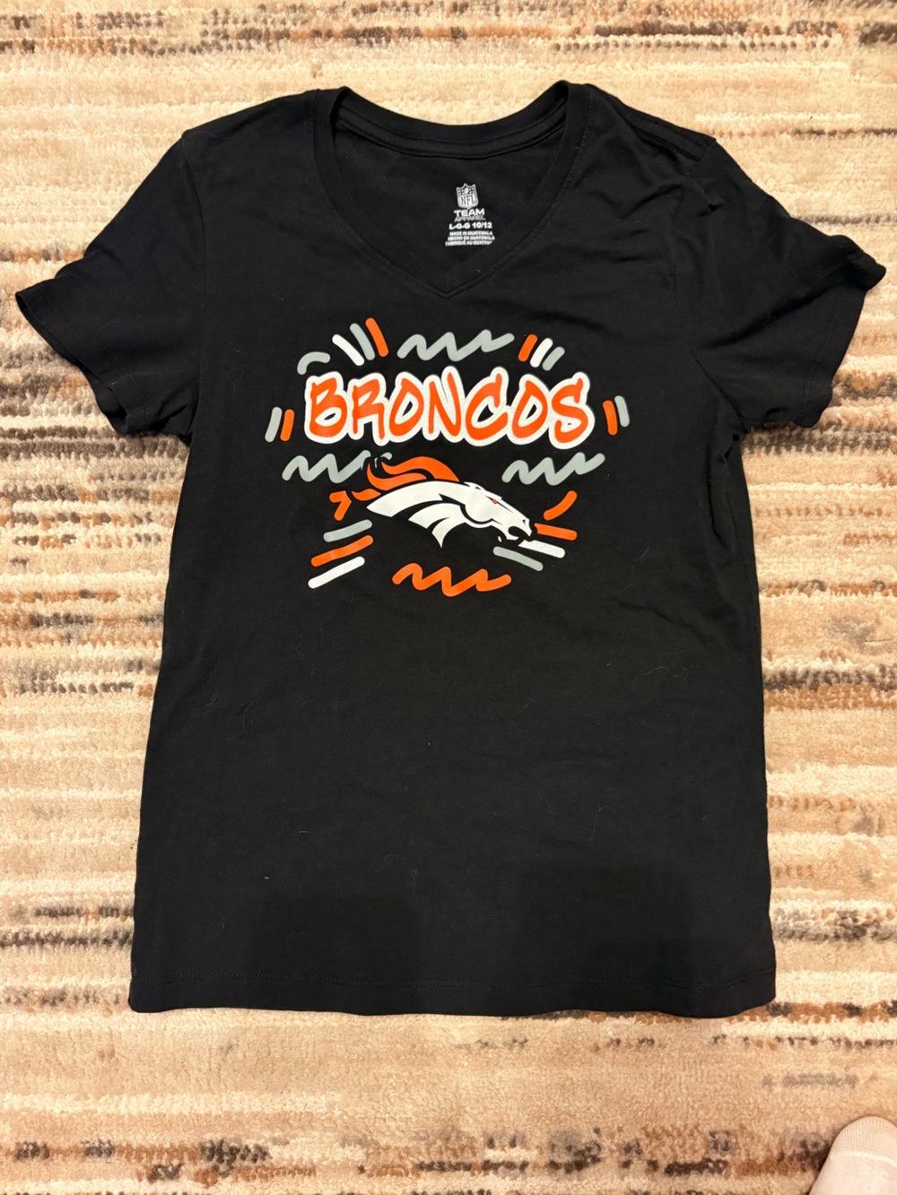 Girls L Large 10-12 Black Denver Broncos NFL V-Neck Short Sleeve Shirt T-Shirt
